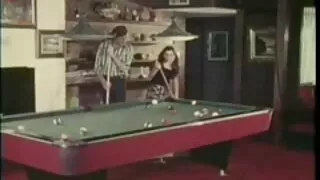 Къдравата леля се чу ...